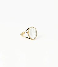 Charger l'image dans la galerie, Bague Femme Cornelia acier doré et nacre ZAG SRR11597-01SEL