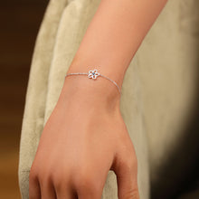 Charger l&#39;image dans la galerie, BRACELET Dame fleur pierre bleue ARGENT
