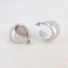 Charger l&#39;image dans la galerie, BOUCLES D&#39;OREILLES Dame créoles à puce bombées

