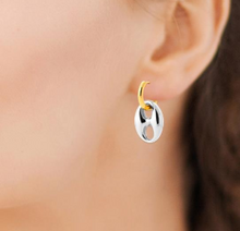 Charger l&#39;image dans la galerie, BOUCLES D&#39;OREILLES Dame Créoles + grain café ACIER BICOLORE
