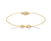 Charger l&#39;image dans la galerie, BRACELET PLAQUE OR MOTIF PLUME
