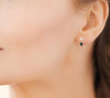 Charger l&#39;image dans la galerie, BOUCLE D OREILLE Femme PLAQUE OR OXYDES BLANCS ET NOIR
