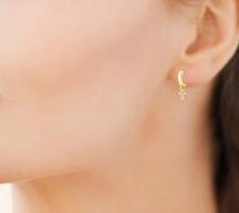 Charger l&#39;image dans la galerie, BOUCLES D&#39;OREILLES Dame creoles + pampille croix PLAQUE OR
