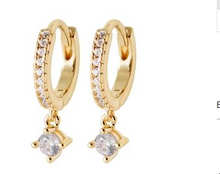 Charger l&#39;image dans la galerie, BOUCLES D&#39;OREILLES Dame créoles et pampille strass PLAQUE OR
