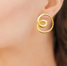 Charger l&#39;image dans la galerie, BOUCLES D&#39;OREILLES Dame pendantes FORME VOLUTE ACIER DORE INOXYDABLE
