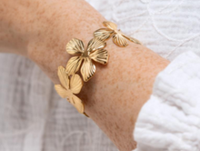 Charger l&#39;image dans la galerie, JONC ouvert Femme ACIER DORE motif fleur
